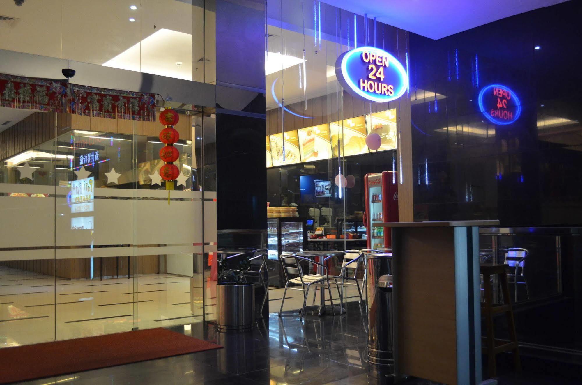 World Hotel Jakarta - Bandengan Exterior foto