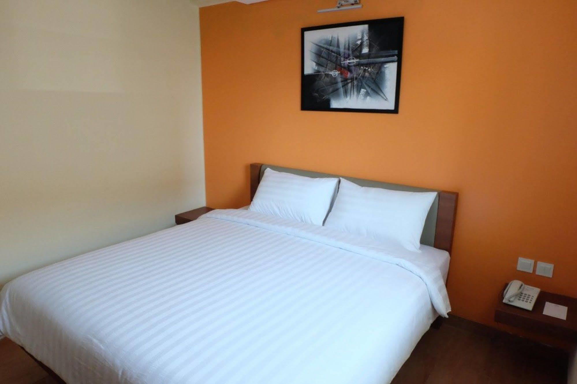 World Hotel Jakarta - Bandengan Exterior foto